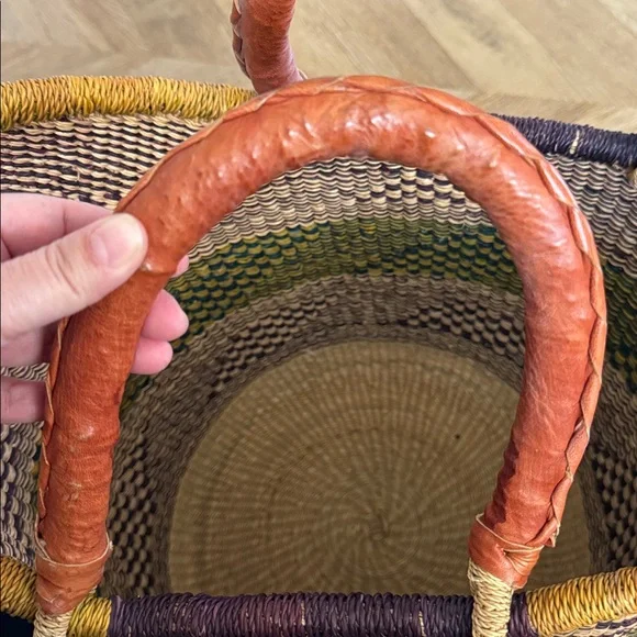 Hand Woven Raffia Natural Fiber Tote with Leather Strap, 'Supper Basket' - Picture 11 of 13